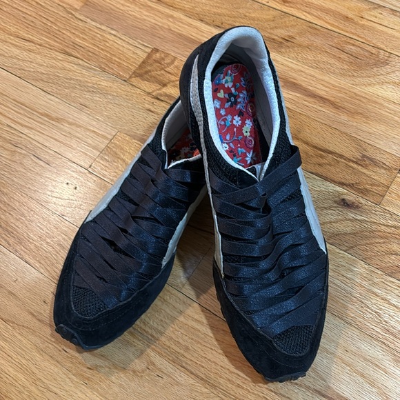 Vintage PUMA Slip On Sneakers Black and Silver - Picture 2 of 13